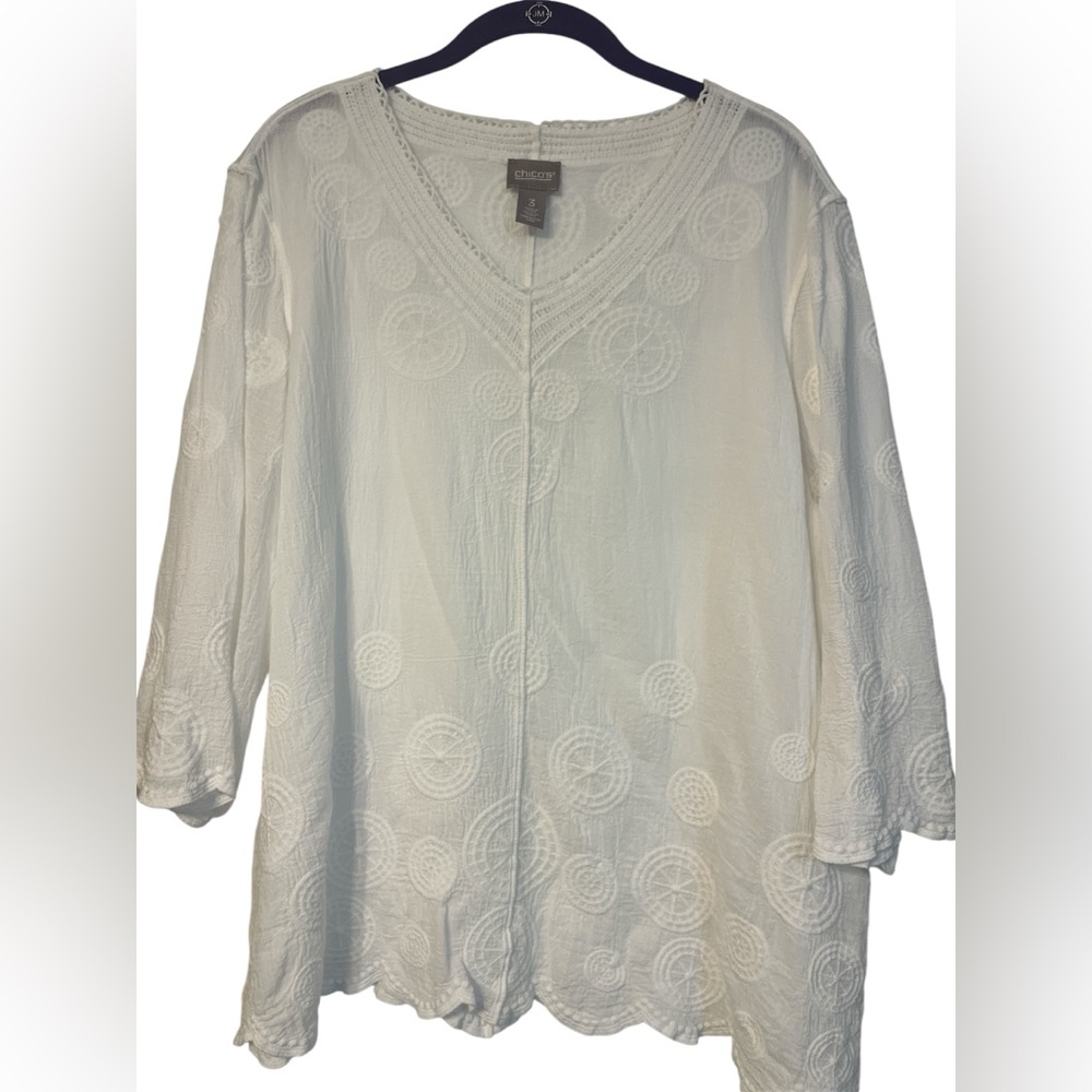 Chico’s women’s white v neck blouse.  Size 3.  (Size  16)